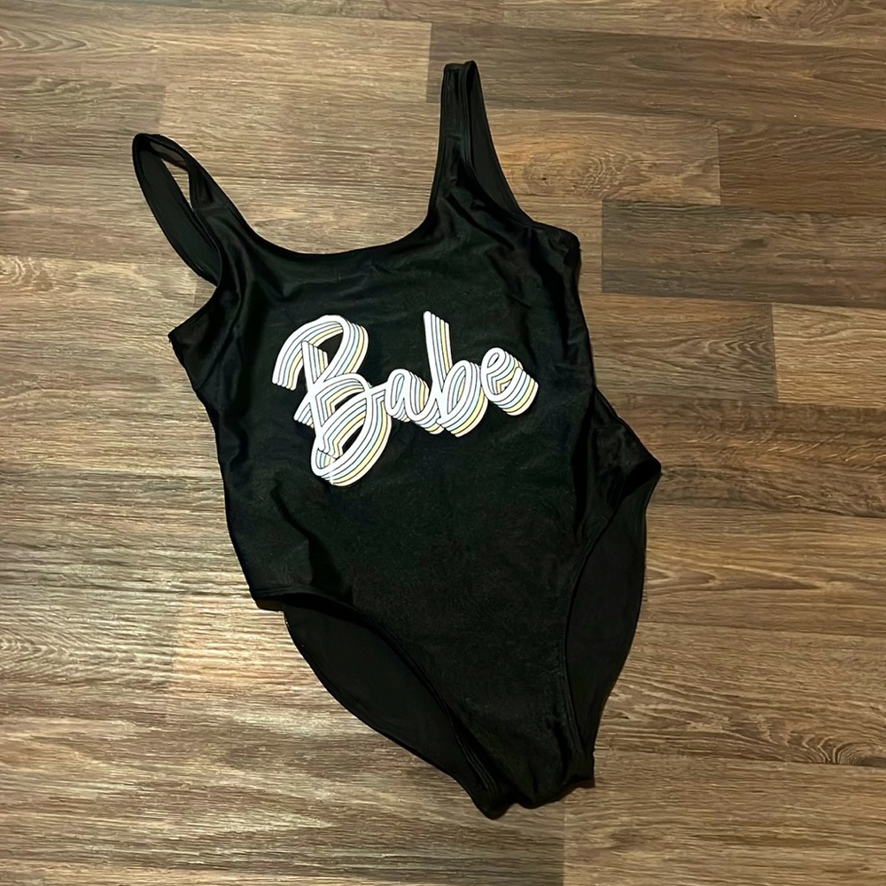 Babe swimsuit - Picture 1 of 3
